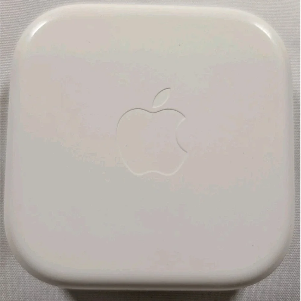 Genuine Apple EarPods Wired Headphones in Original Carrying Case 3.5mm JackNew